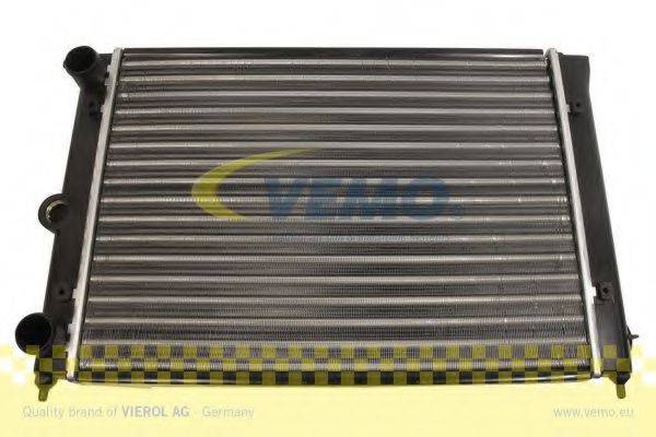 VEMO V15605011 Радиатор, охлаждение двигателя
